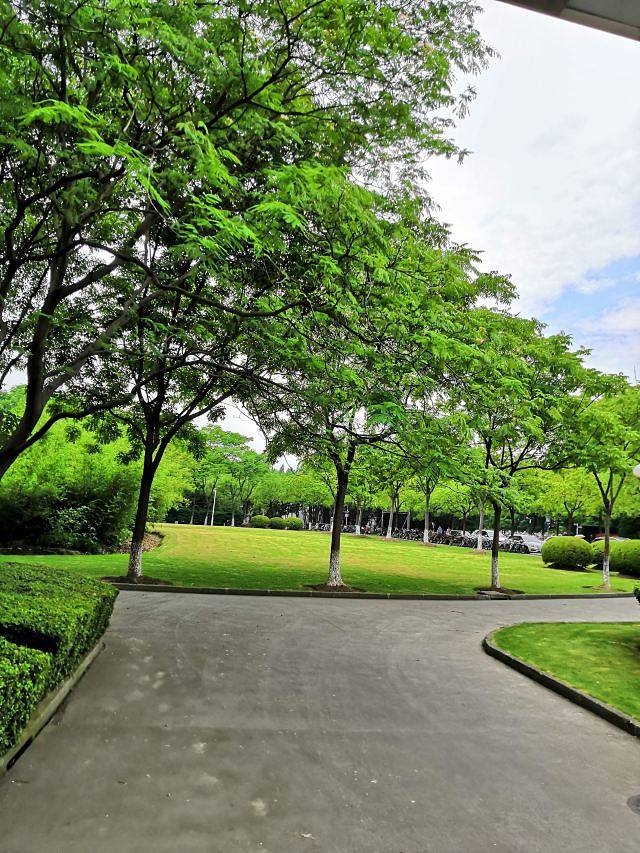 塔里木河与塔克拉玛干游览区