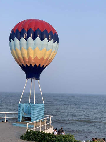那个热气球有很多人排队_碧螺塔海上酒吧公园"的评论图片