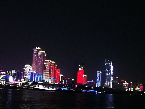 武汉文旅集团·红巷码头(夜游长江)旅游景点图片