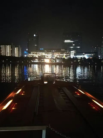 "红色部部为狭义的东京湾，加上浦贺水道（蓝色部份）就是广义的东京湾被西面的神奈川县三浦半岛和东面..._东京湾"的评论图片