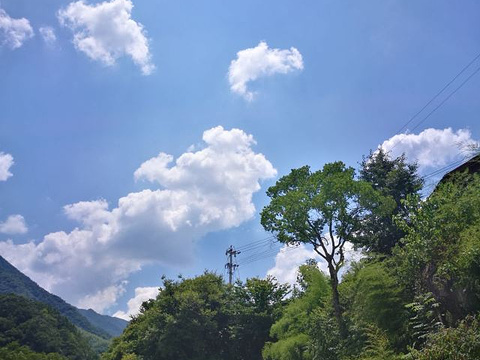 大别山彩虹瀑布旅游景点图片