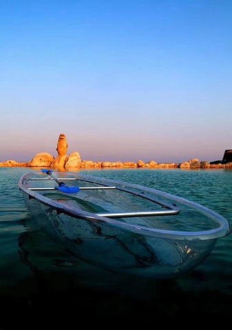 "强烈推荐海边的迷情温泉湾，拍照打卡好去处，建议上午早点去，人少水又干净，海边拍照也能避开人群拍..._渔岛海洋度假区"的评论图片