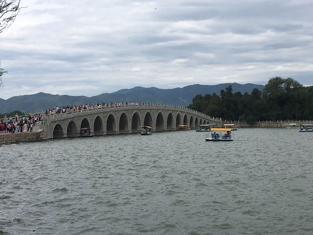 頤和園是中國四大名園之首.