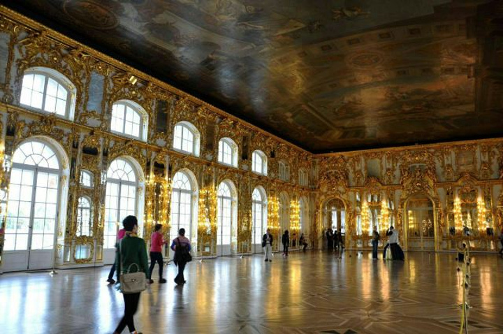 "叶卡捷琳娜宫位于俄罗斯圣彼得堡，是叶卡捷琳娜二世女皇所建的，富丽堂皇是巴洛克建筑的杰出代表，h..._叶卡捷琳娜宫"的评论图片