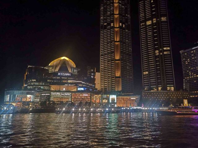 昭披耶号夜游湄南河