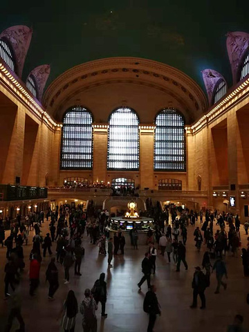 "...是纽约的著名地标，它是世界上最大的，也是美国最繁忙的火车站，同时它还是纽约铁路和地铁的交通中枢_吐斯廉屠杀博物馆"的评论图片