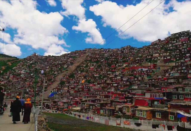 色达喇荣五明佛学院